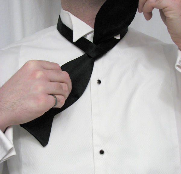 How To Tie A Bow Tie Easy. Tie a simple knot by wrapping
